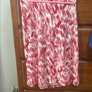 Red and White Patterned Women's Skirt, never been used floatly skirt